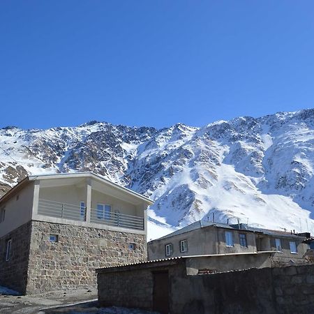 Guest House Qubi คัซเบกี ภายนอก รูปภาพ