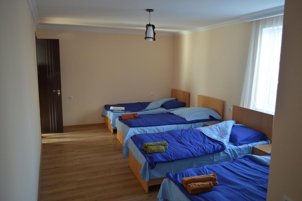 Guest House Qubi คัซเบกี ภายนอก รูปภาพ