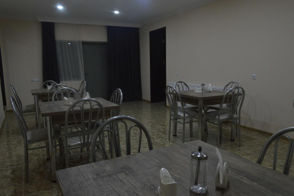 Guest House Qubi คัซเบกี ภายนอก รูปภาพ