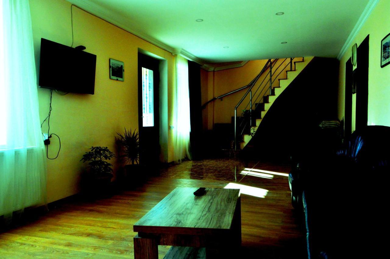 Guest House Qubi คัซเบกี ภายนอก รูปภาพ