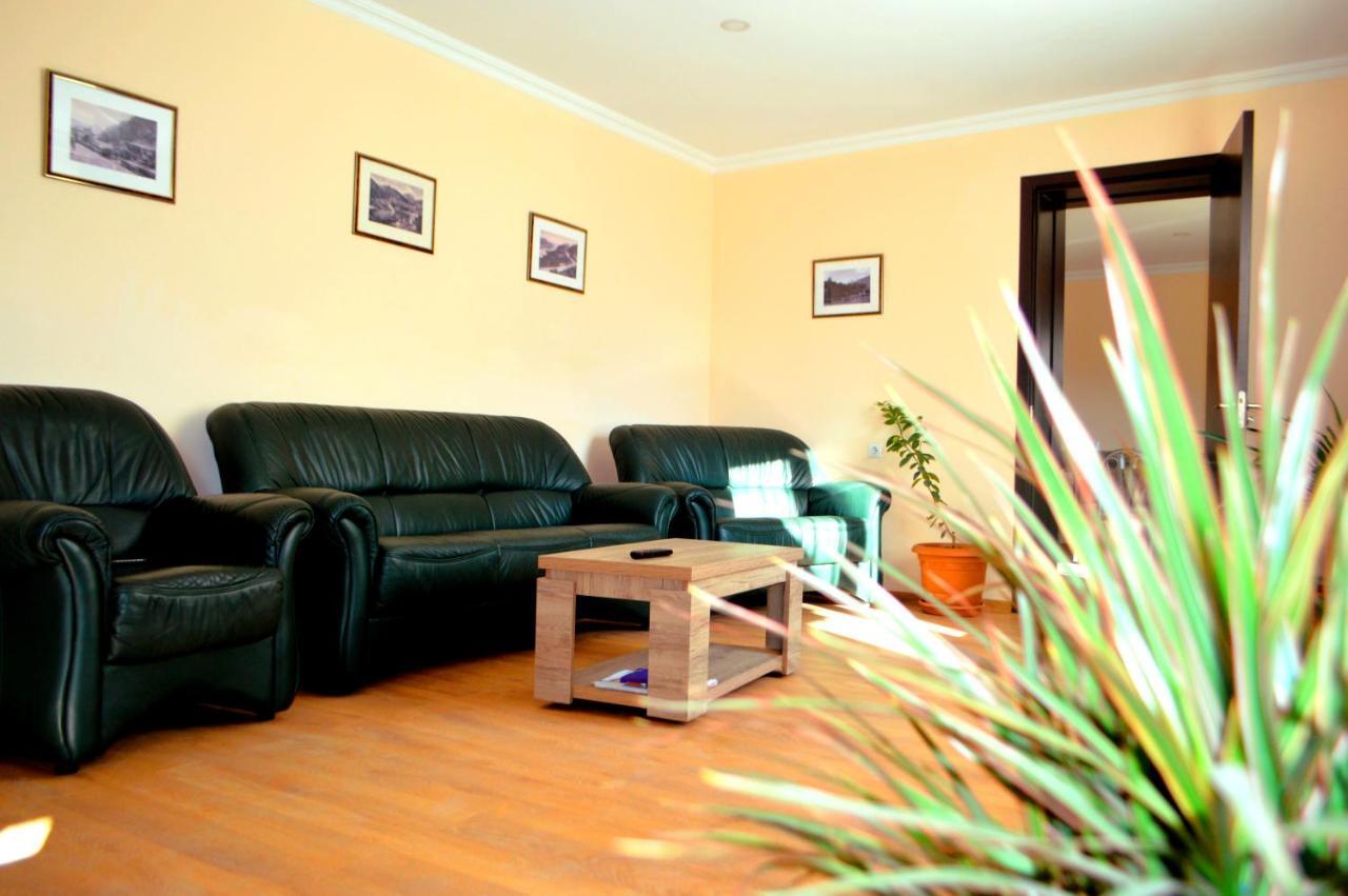 Guest House Qubi คัซเบกี ภายนอก รูปภาพ